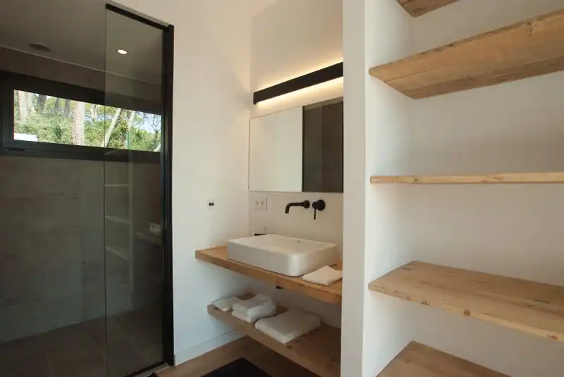 Baño de Casa o chalet de alquiler en Begur con Aire acondicionado, Jardín privado y Terraza