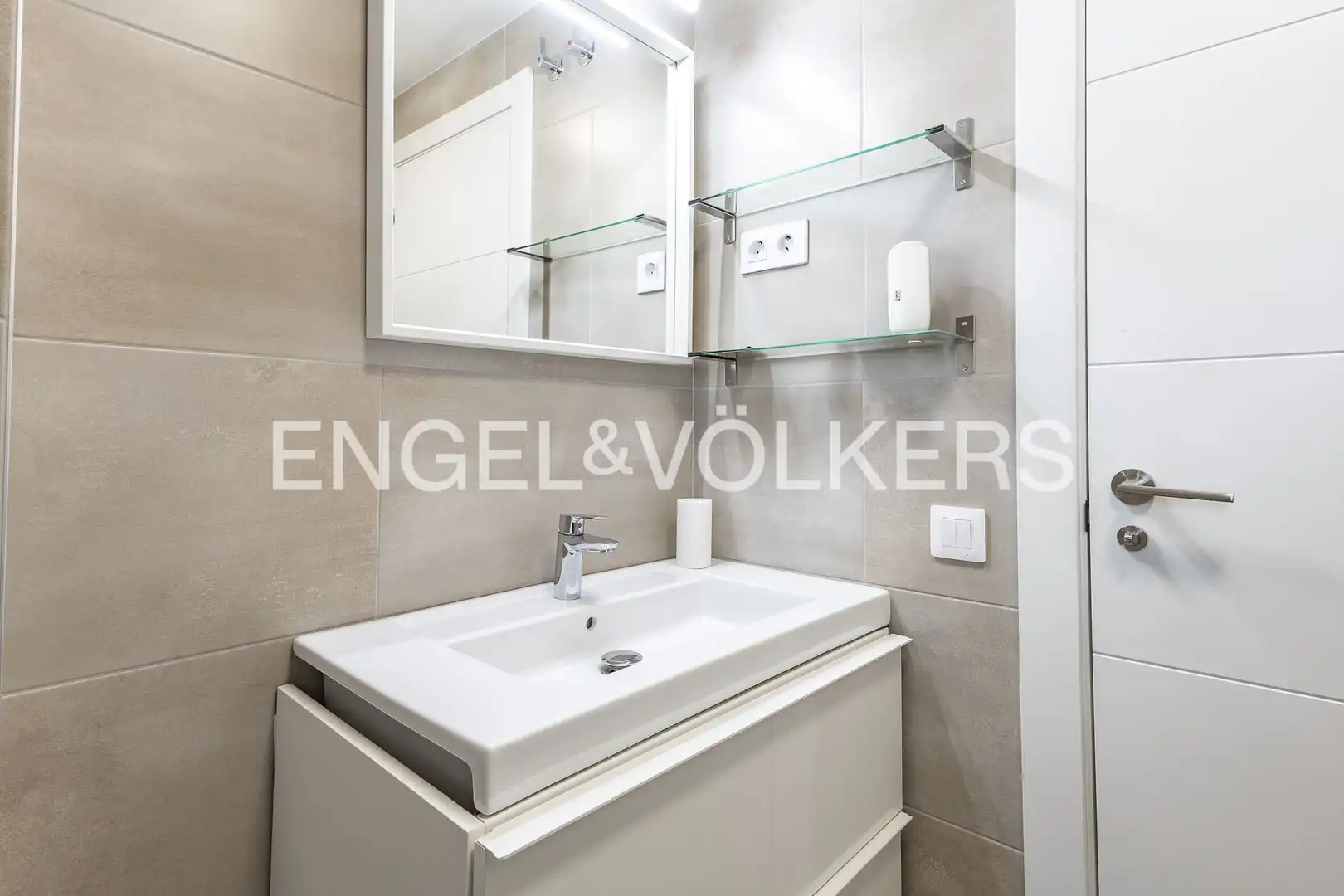Baño de Ático en venta en Sant Adrià de Besòs con Aire acondicionado, Calefacción y Parquet