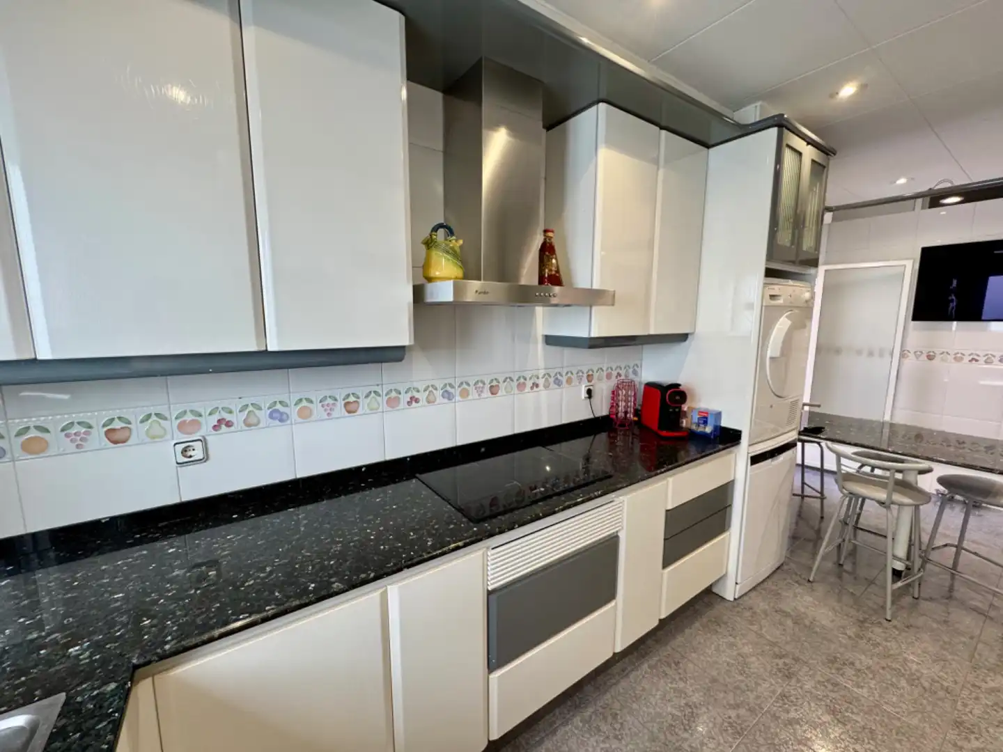 Cocina de Piso en venta en Sant Boi de Llobregat con Aire acondicionado, Terraza y Trastero