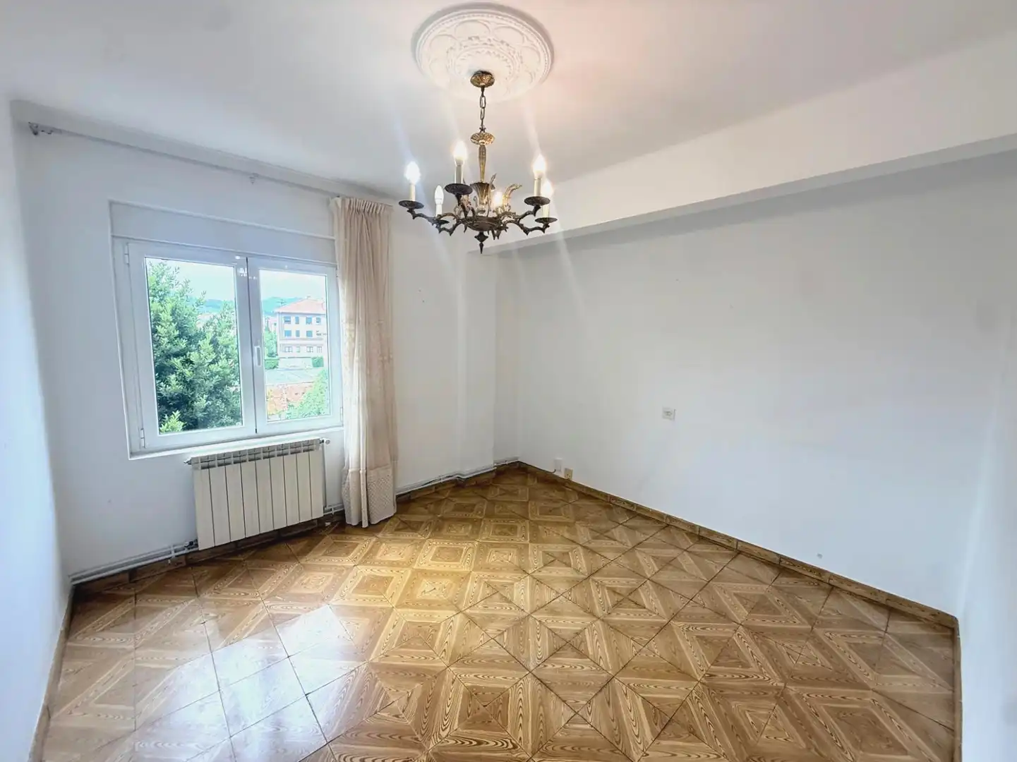 Schlafzimmer von Wohnung zum Verkauf in Avilés mit Heizung und Möbliert