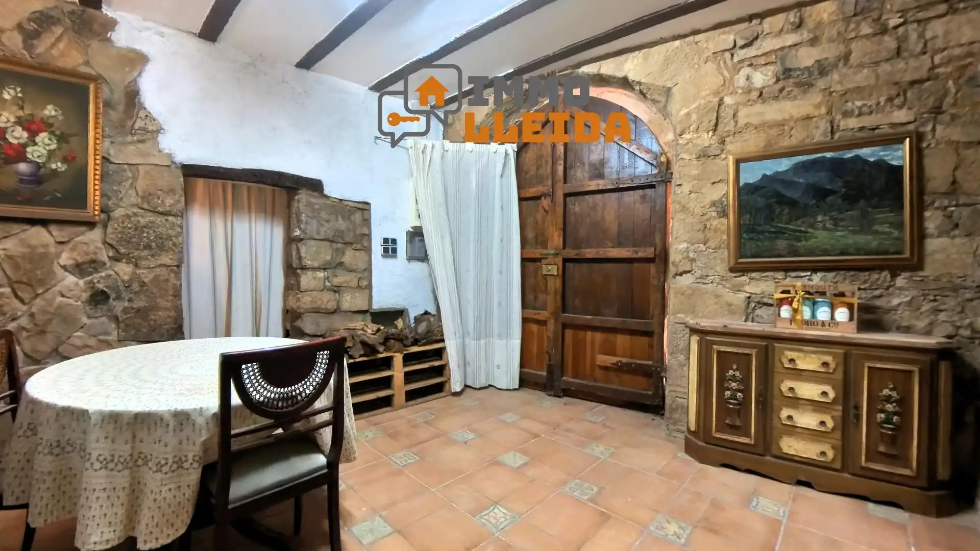 Casa adosada en venda en Montoliu de Segarra amb Moblat