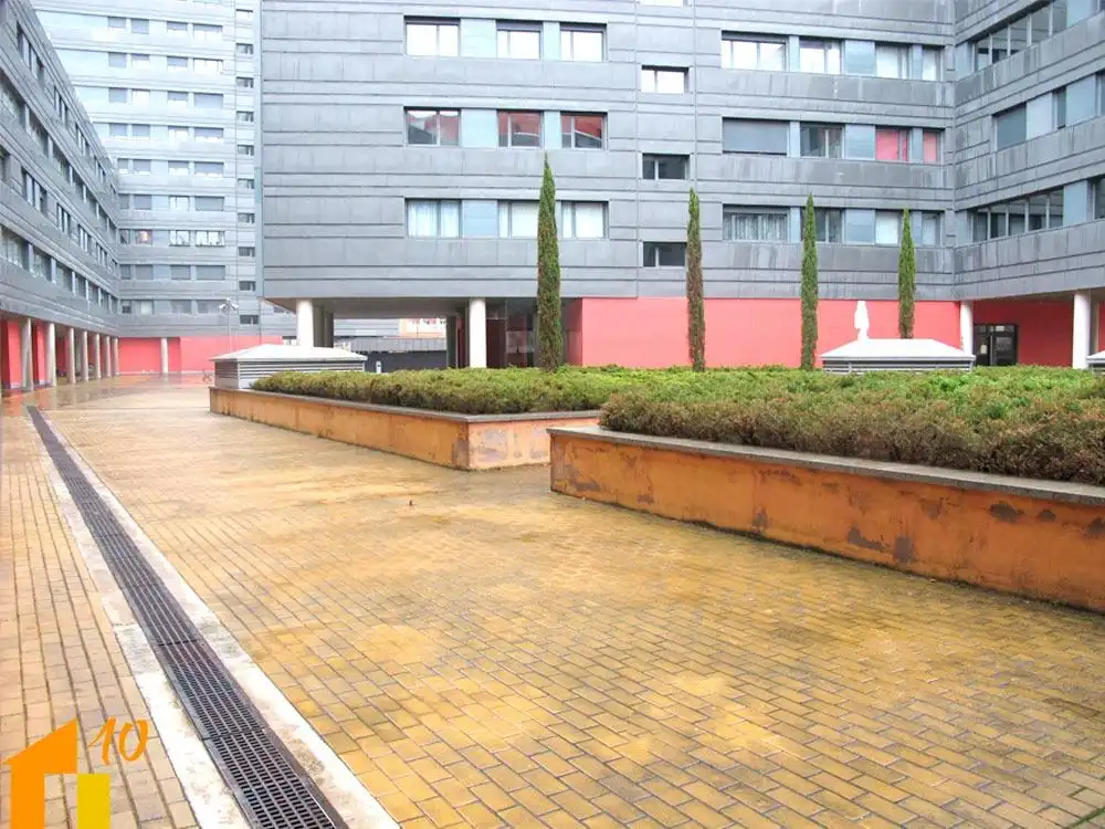 Vista exterior de Piso de alquiler en Burgos con Calefacción y Trastero