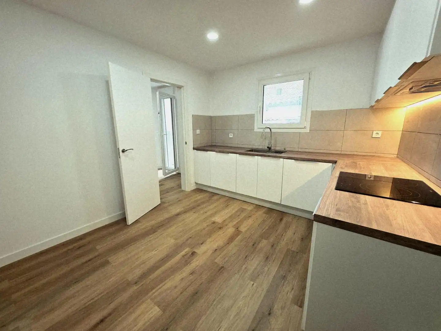 Cocina de Piso en venta en Montornès del Vallès con Aire acondicionado