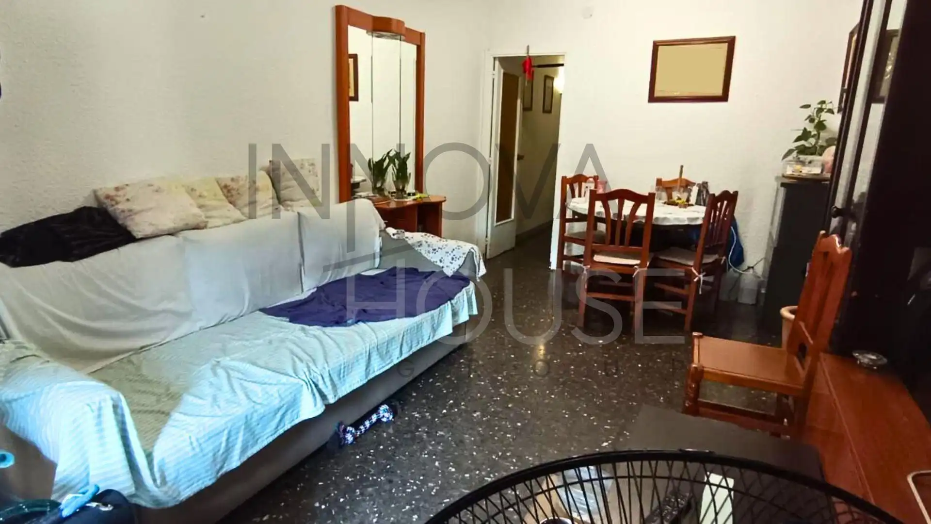 Sala d'estar de Pis en venda en Barcelona amb Moblat i Balcó