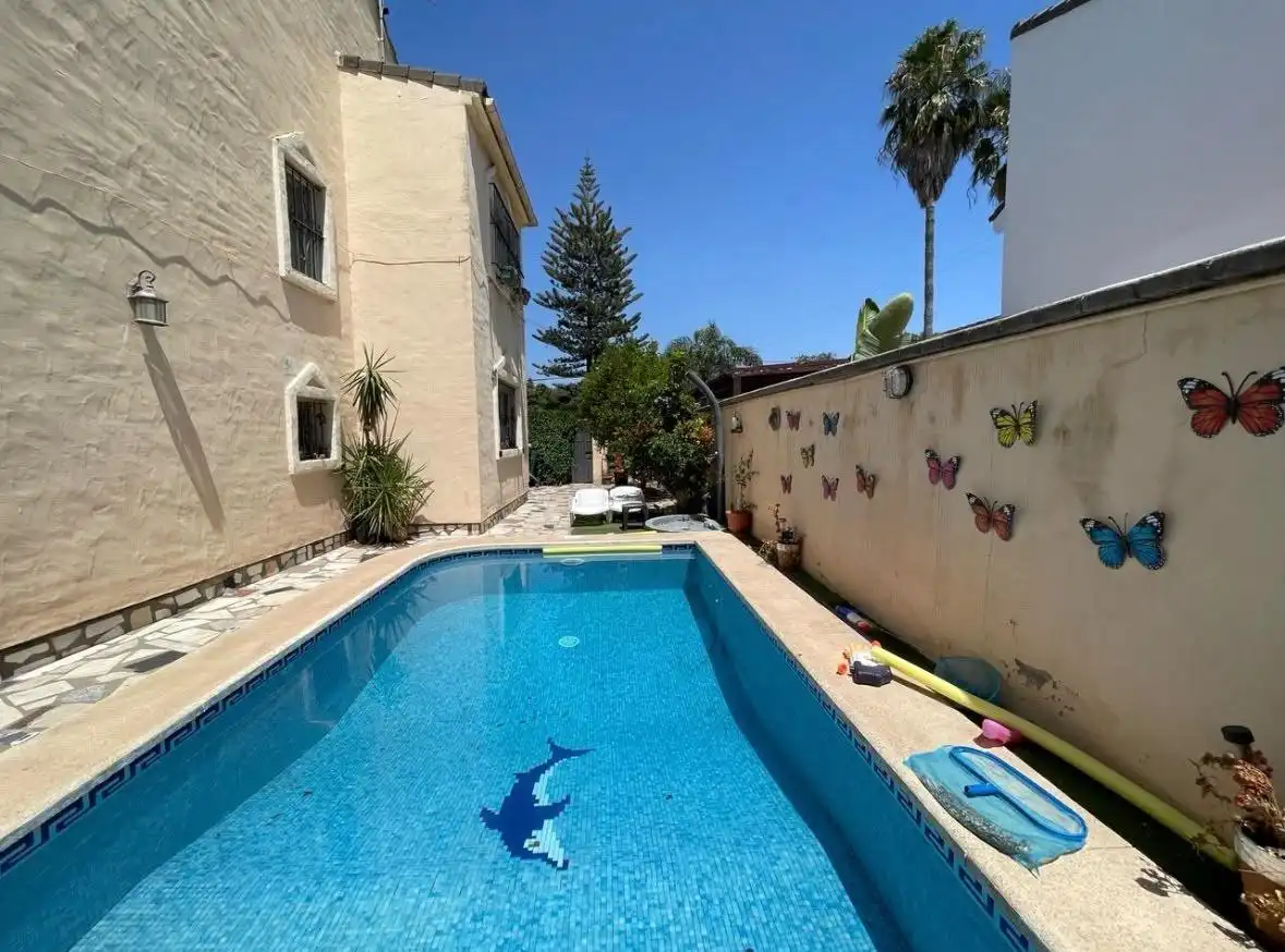 Chalet en venta en Los Barrios
