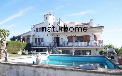 Exterior view of House or chalet for sale in La Selva del Camp  with Air Conditioner, Terrace and Swimming Pool