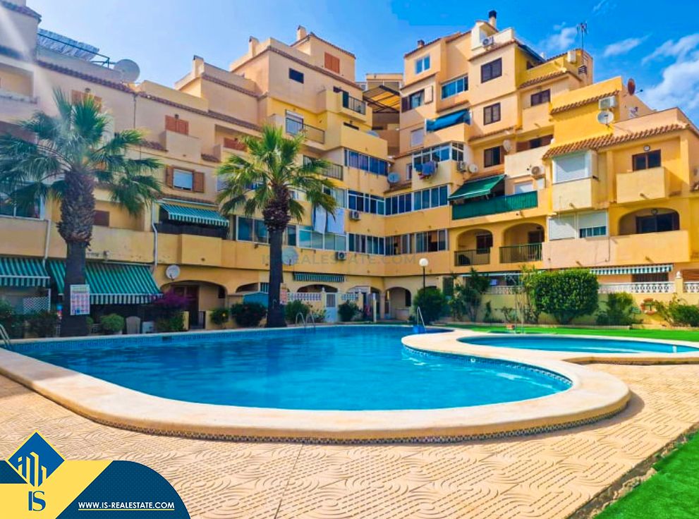 Vista exterior de Apartamento en venta en Torrevieja con Aire acondicionado, Calefacción y Jardín privado