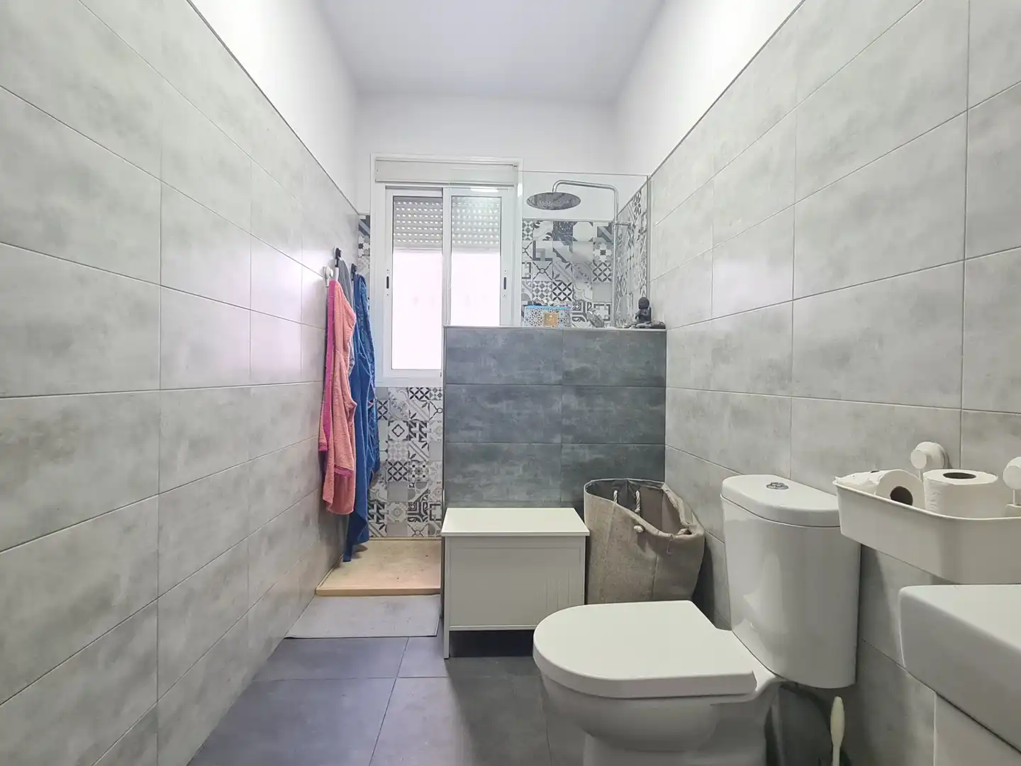 Bathroom of Detached homes for sale in Sevilla  with Air Conditioner, Terrace and Balcony