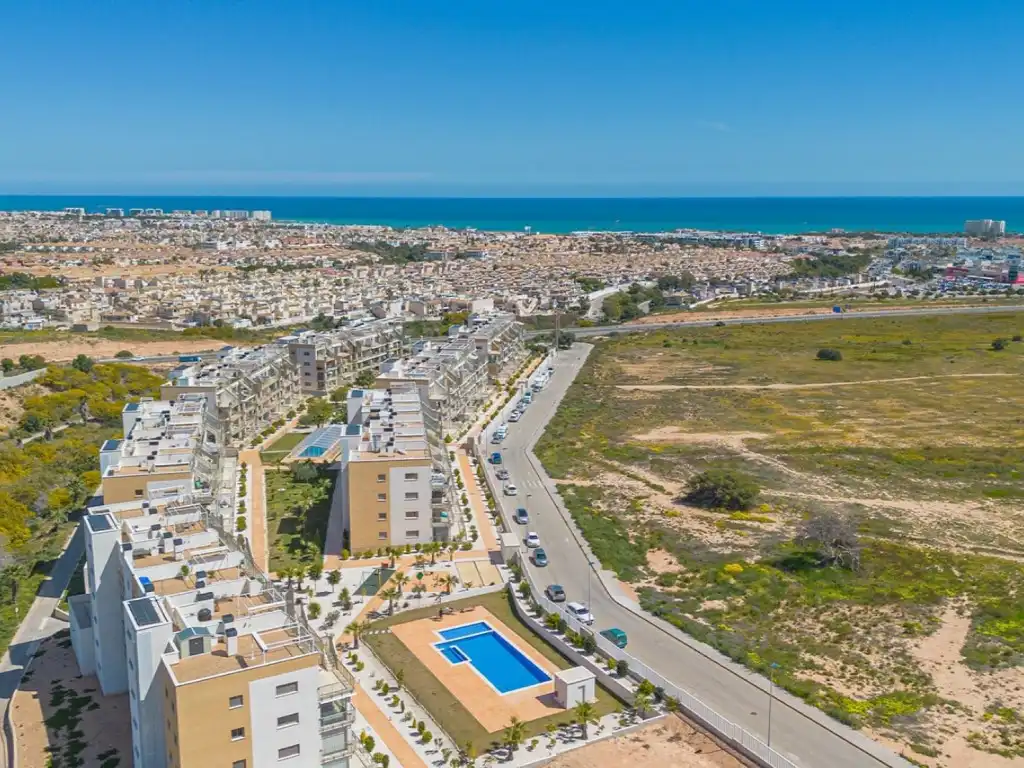 Vista exterior de Apartamento en venta en Orihuela con Aire acondicionado, Terraza y Piscina