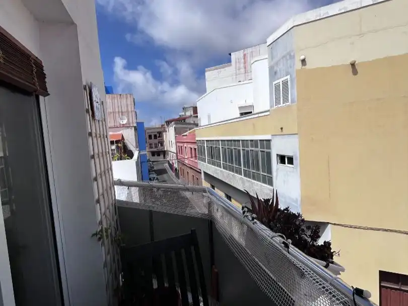 Vista exterior de Pis en venda en Isleta - Puerto - Guanarteme