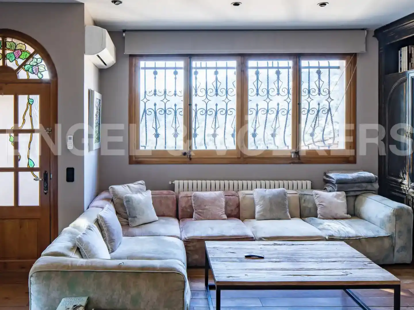 Sala d'estar de Edifici en venda en Castellar del Vallès