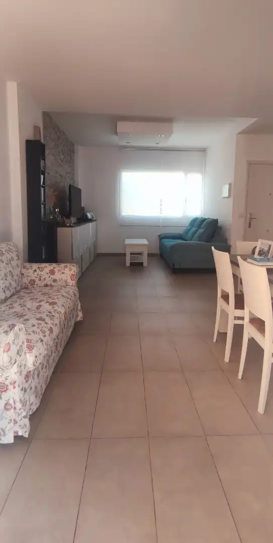 Wohnzimmer von Einfamilien-Reihenhaus zur Miete in Benacazón mit Klimaanlage, Möbliert und Haustiere erlaubt