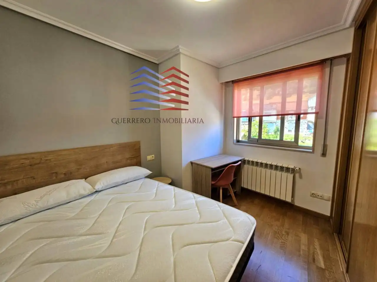 Schlafzimmer von Maisonette zur Miete in Ourense Capital  mit Heizung, Parkett und Möbliert