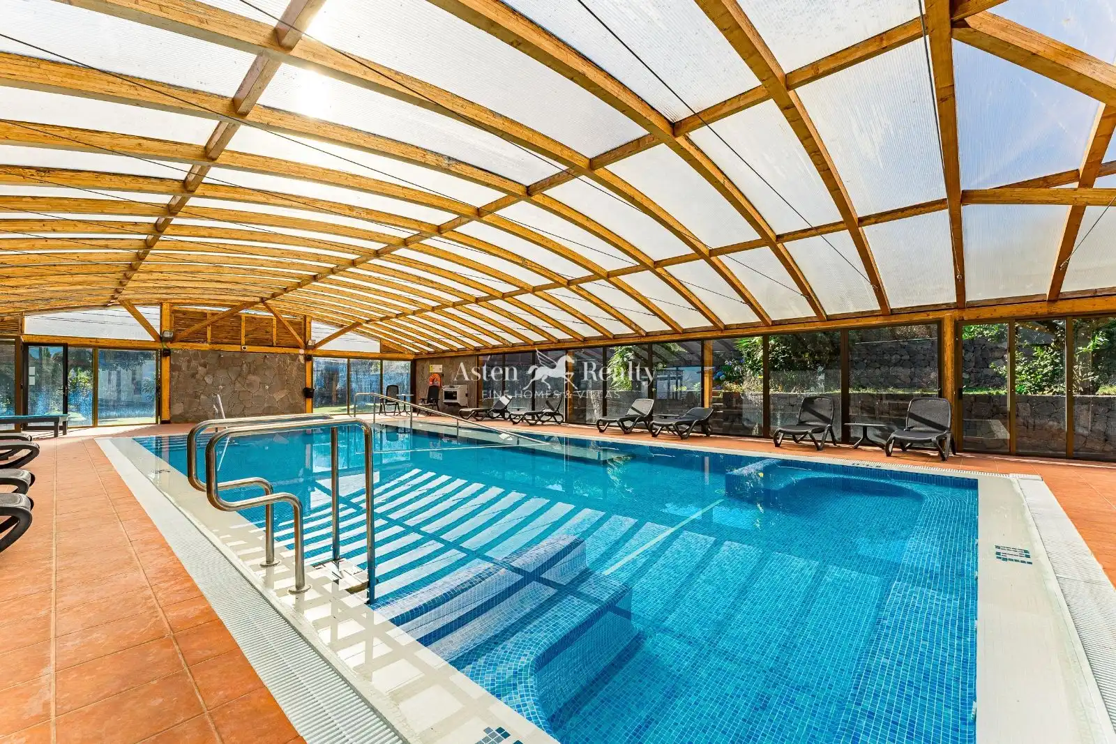 Piscina de Edifici en venda en Los Realejos