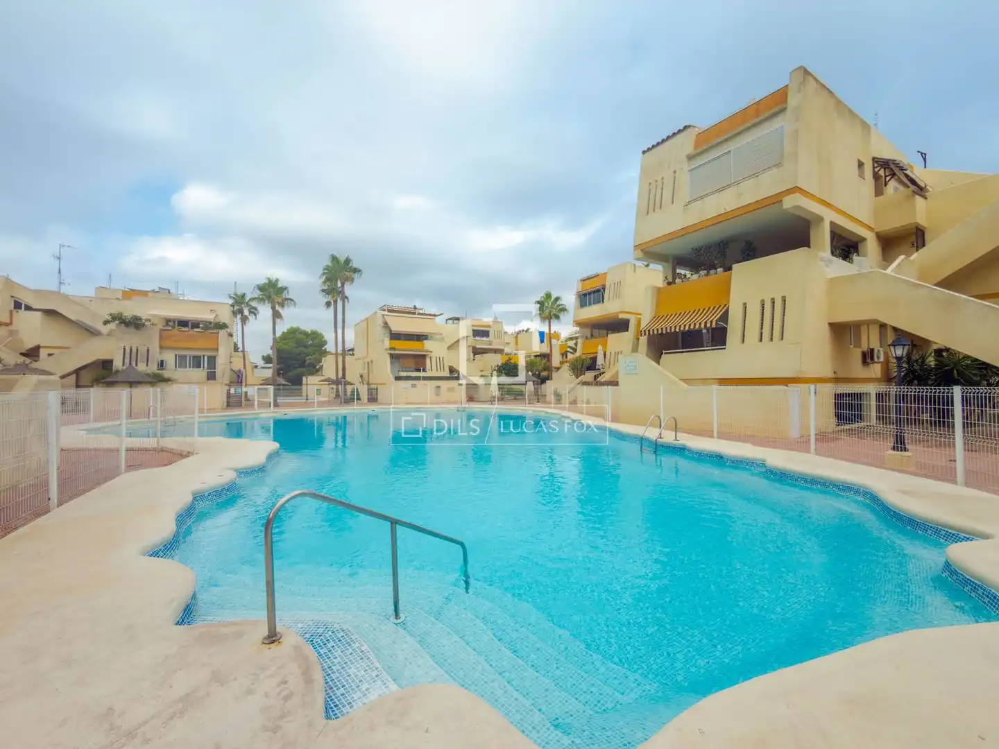Wohnung mit Pool zum Verkauf in Pobles del Sud