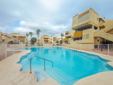 Flat with pool for sale in Pobles del Sud