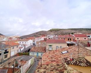 Vista exterior de Casa o xalet en venda en Cuenca Capital amb Calefacció, Terrassa i Traster