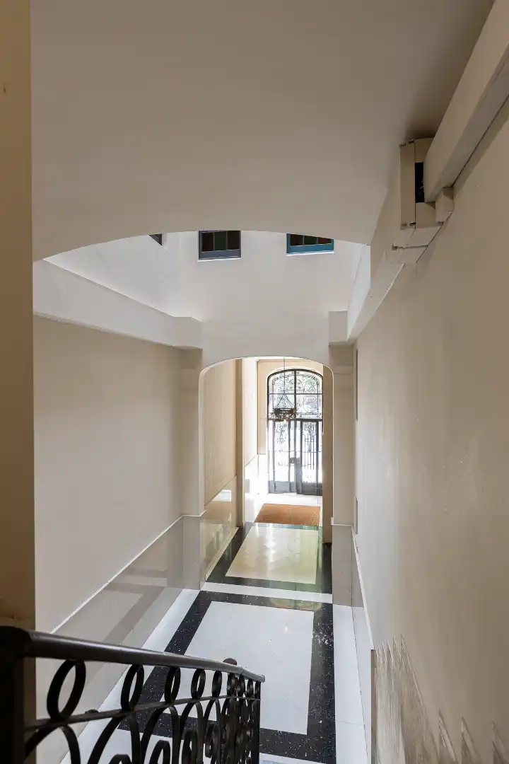 Wohnung zum Verkauf in Barcelona mit Balkon