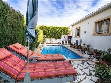 Chalet con piscina en venta en El Montgó