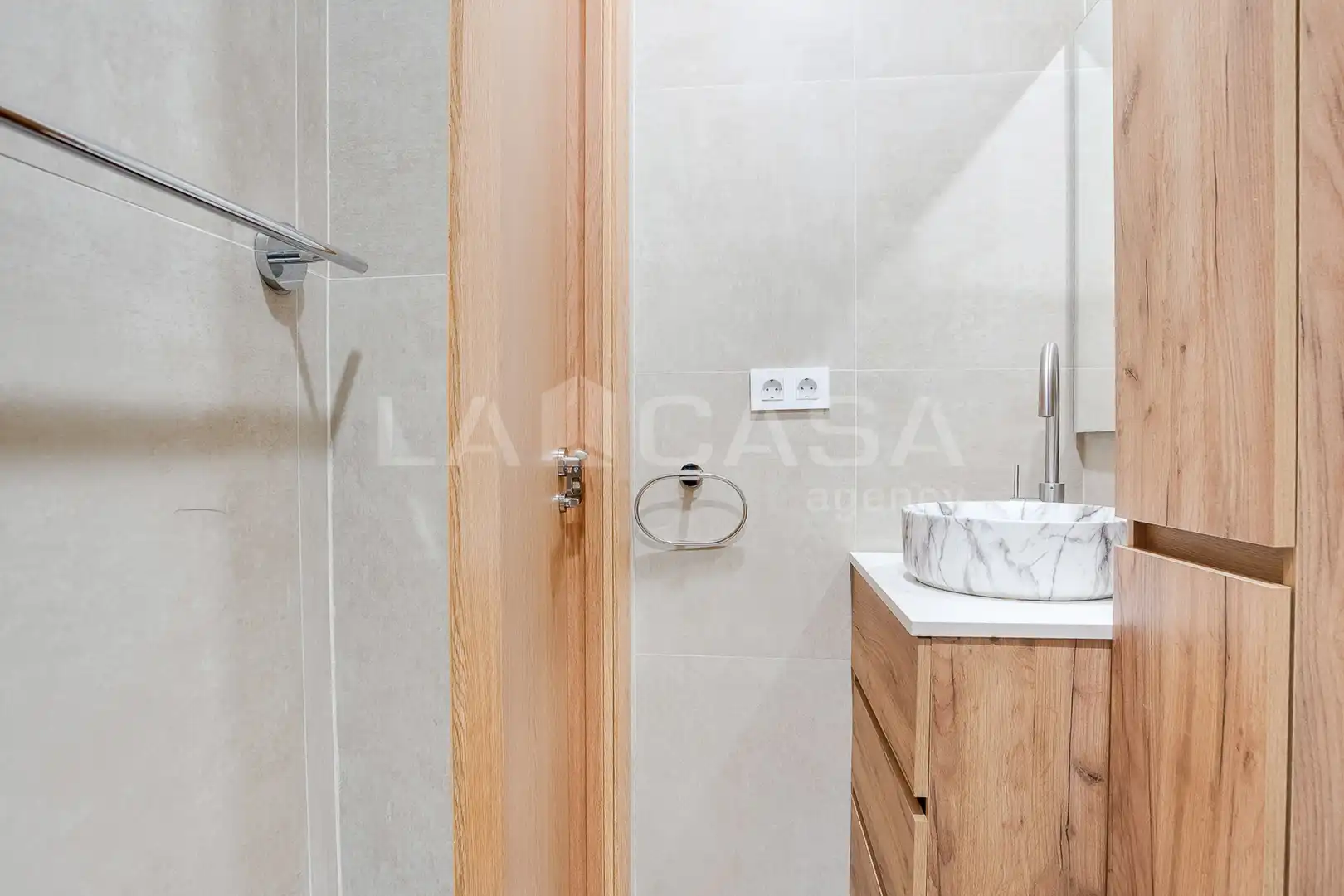 Bathroom of Ground floor for sale in Barcelona  with Heating
