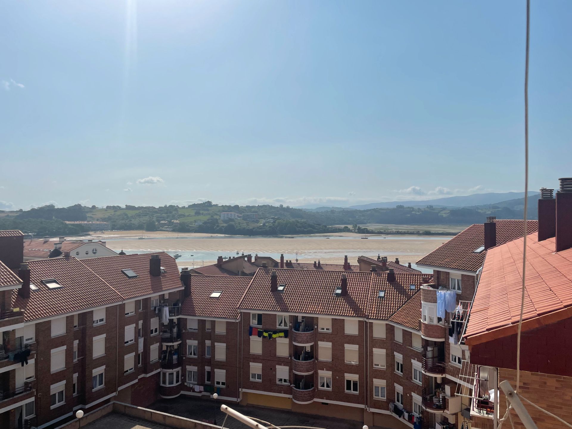 Vista exterior de Dúplex en venda en San Vicente de la Barquera amb Balcó