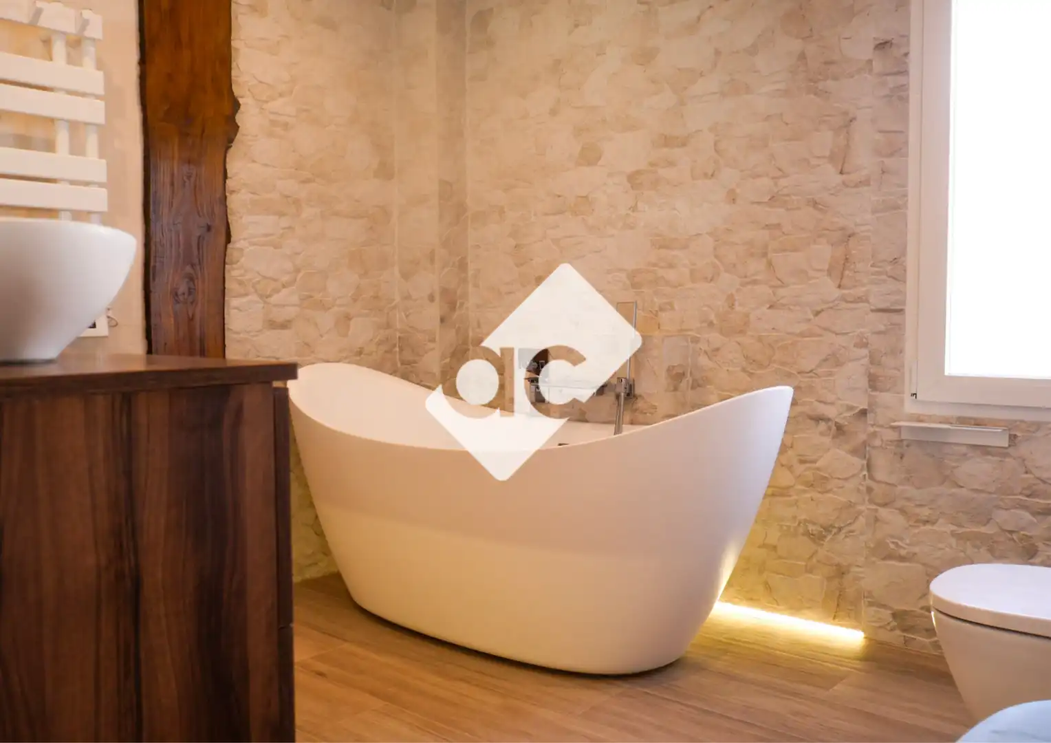 Baño de Apartamento de alquiler en Valencia con Aire acondicionado, Calefacción y Parquet
