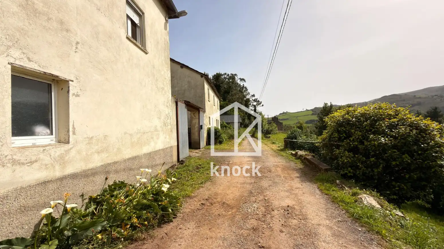 Vista exterior de Casa o xalet en venda en Valdés - Luarca amb Calefacció i Jardí privat