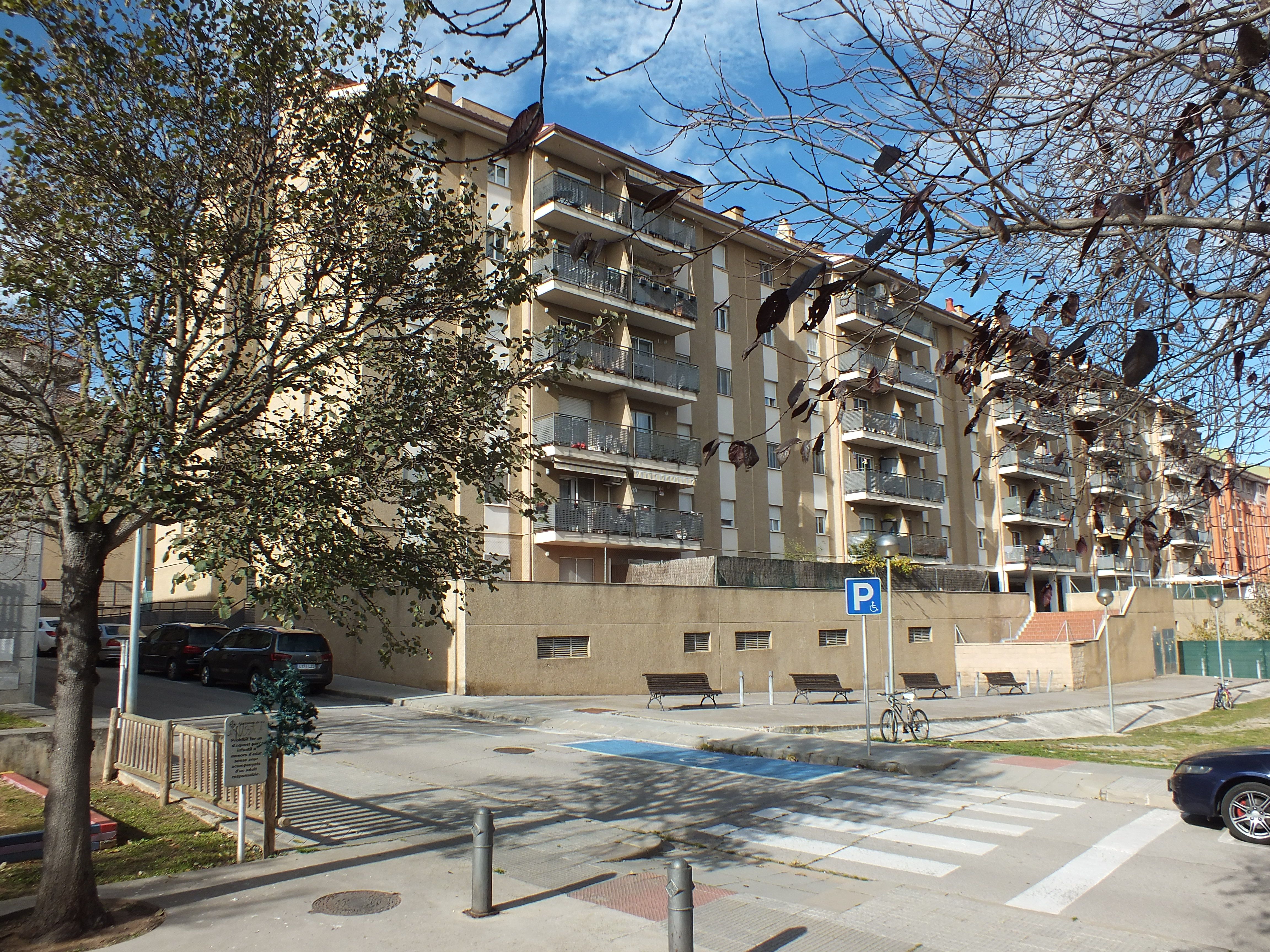 Vista exterior de Pis en venda en Vic amb Calefacció i Balcó