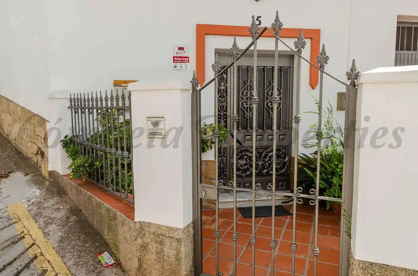 Casa amb piscina en venda a Canillas de Albaida, imagen 2