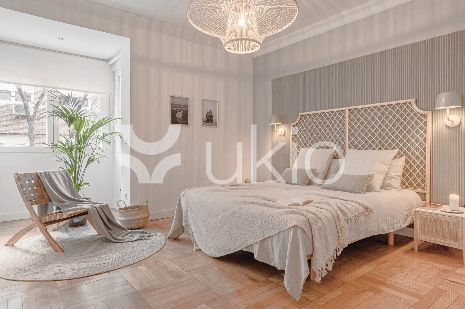 Dormitori de Apartament de lloguer en Madrid amb Aire condicionat, Calefacció i Moblat