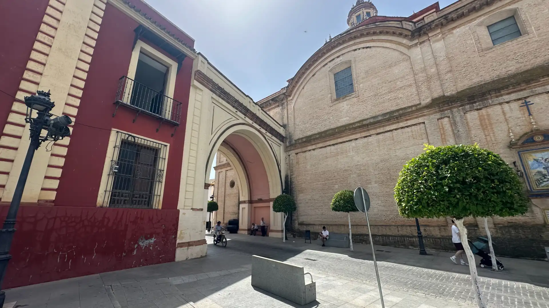 Vista exterior de Casa o xalet en venda en Umbrete amb Terrassa, Traster i Piscina
