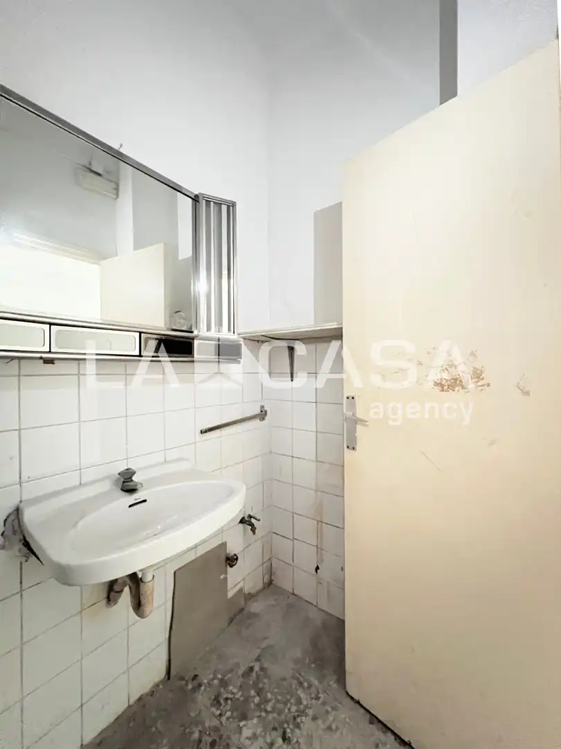 Baño de Local en venta en Badalona
