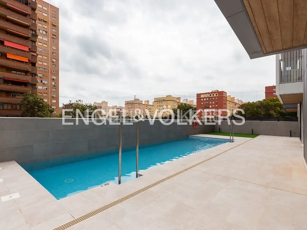 Schwimmbecken von Wohnung zur Miete in Valencia mit Klimaanlage, Heizung und Parkett