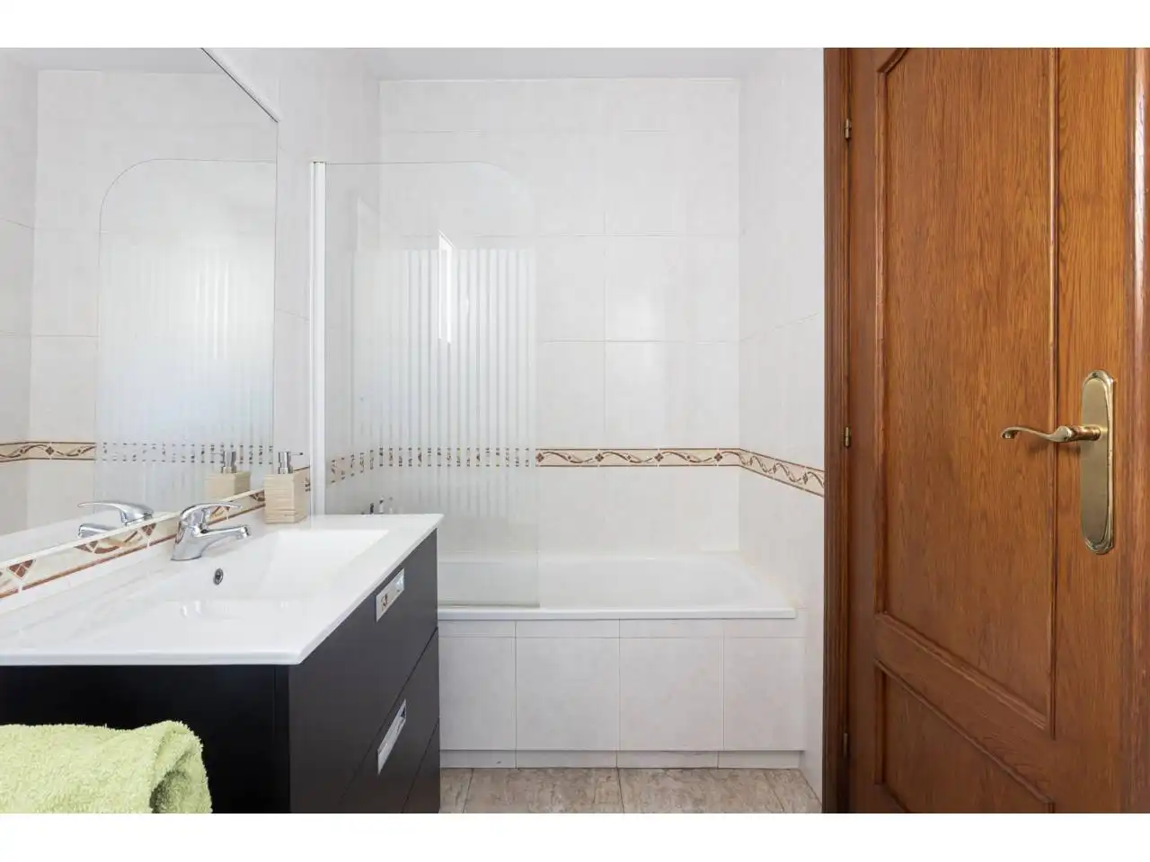 Bathroom of Houses for sale in Barcelona  with Air Conditioner, Heating and Terrace