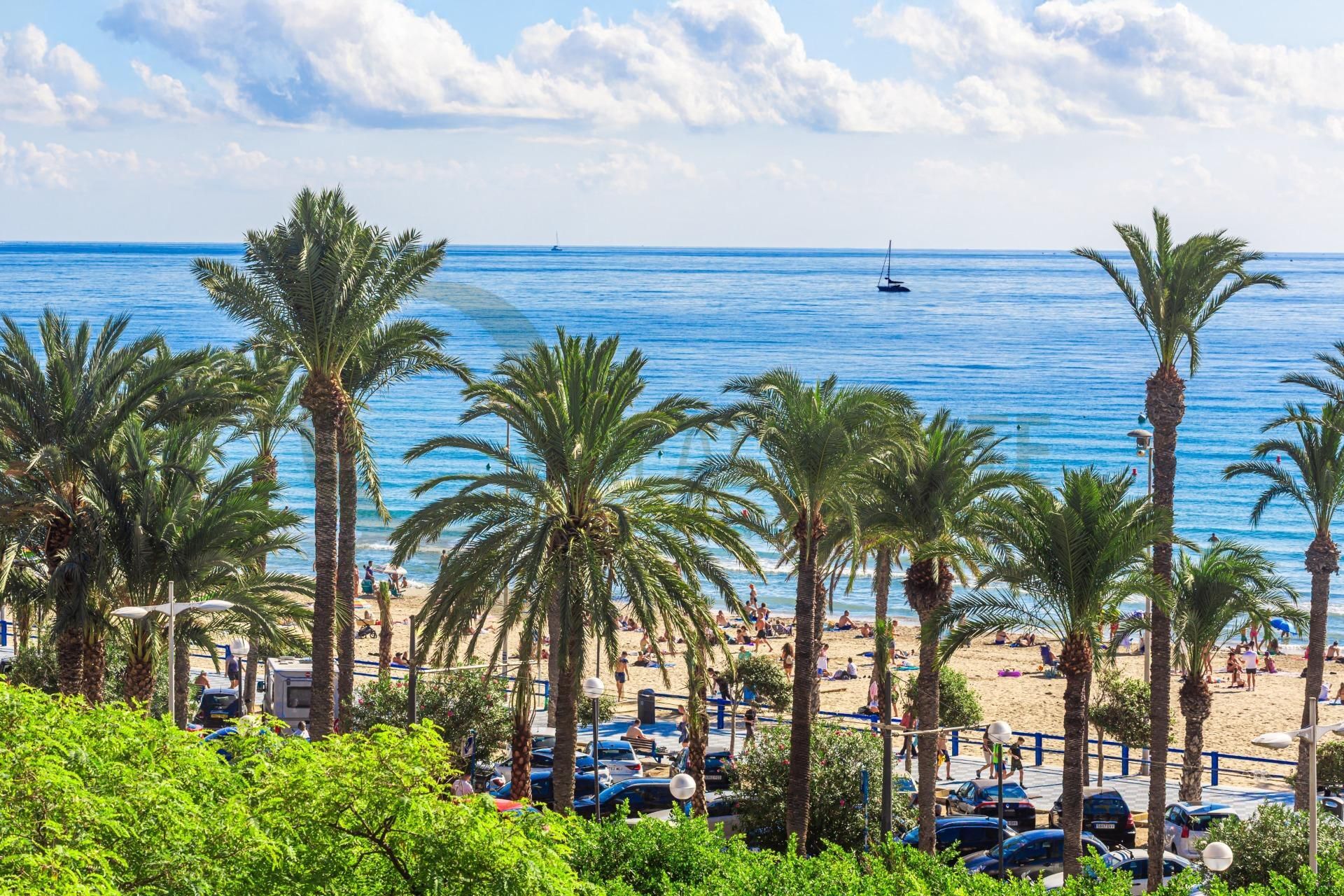 Außenansicht von Wohnung zum Verkauf in Alicante / Alacant mit Parkett, Terrasse und Balkon