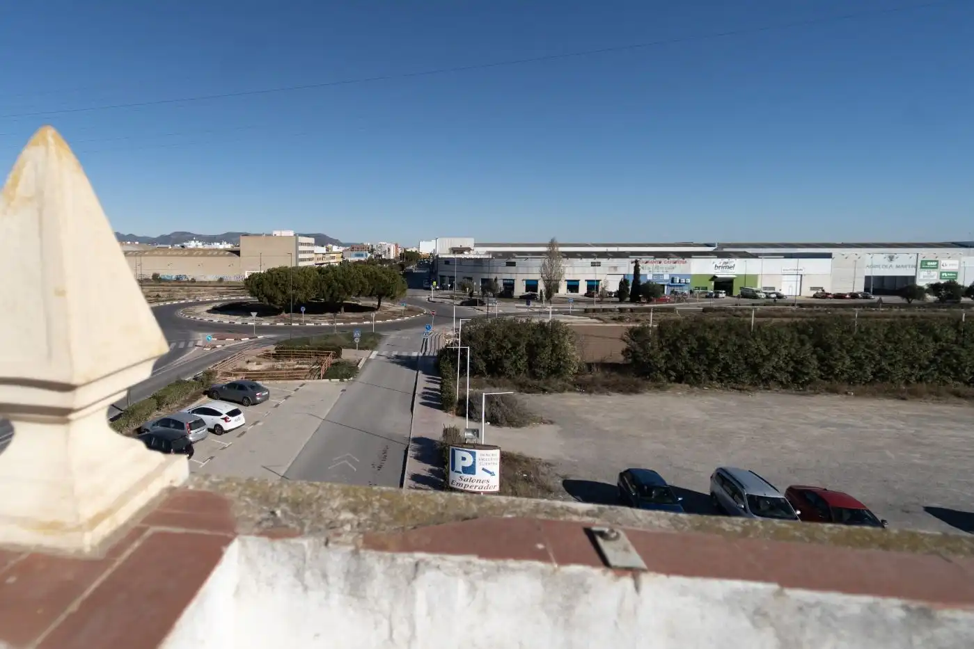 Vista exterior de Nave industrial de alquiler en Emperador