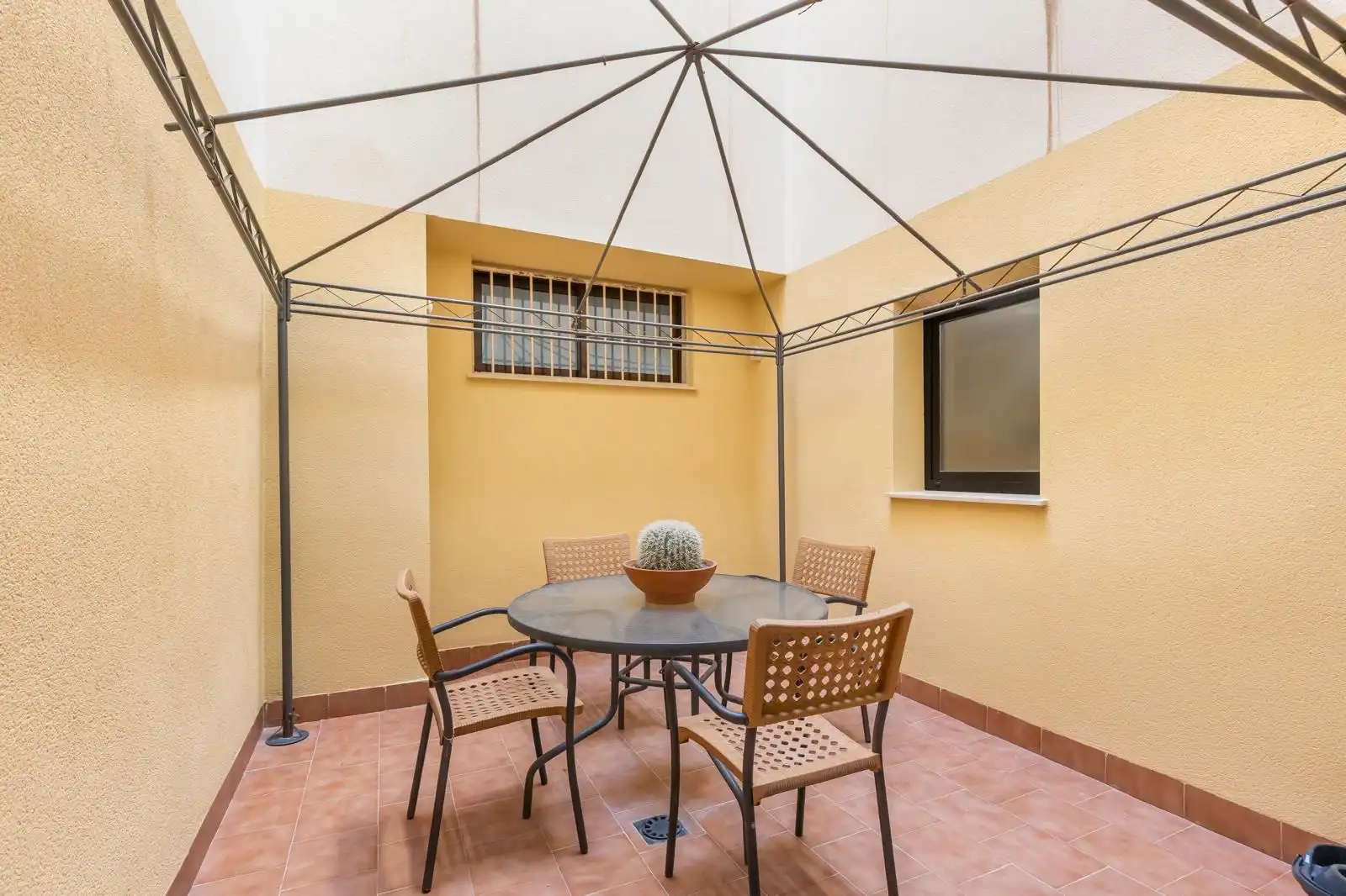 Terrasse von Wohnung zum Verkauf in Torrevieja mit Klimaanlage, Heizung und Terrasse