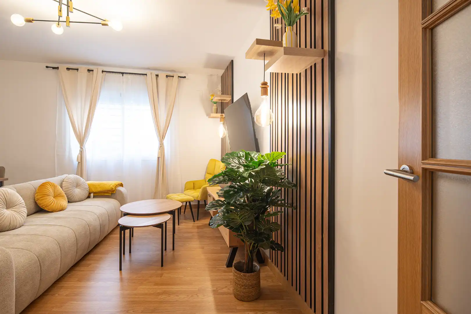 Sala d'estar de Pis en venda en Monachil amb Aire condicionat, Parquet i Moblat
