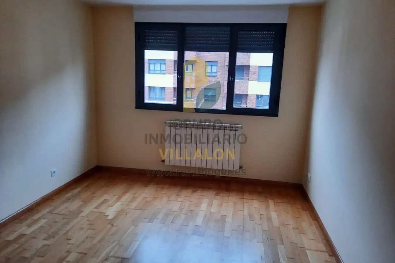 Habitación de Piso en venta en León Capital  con Calefacción y Terraza