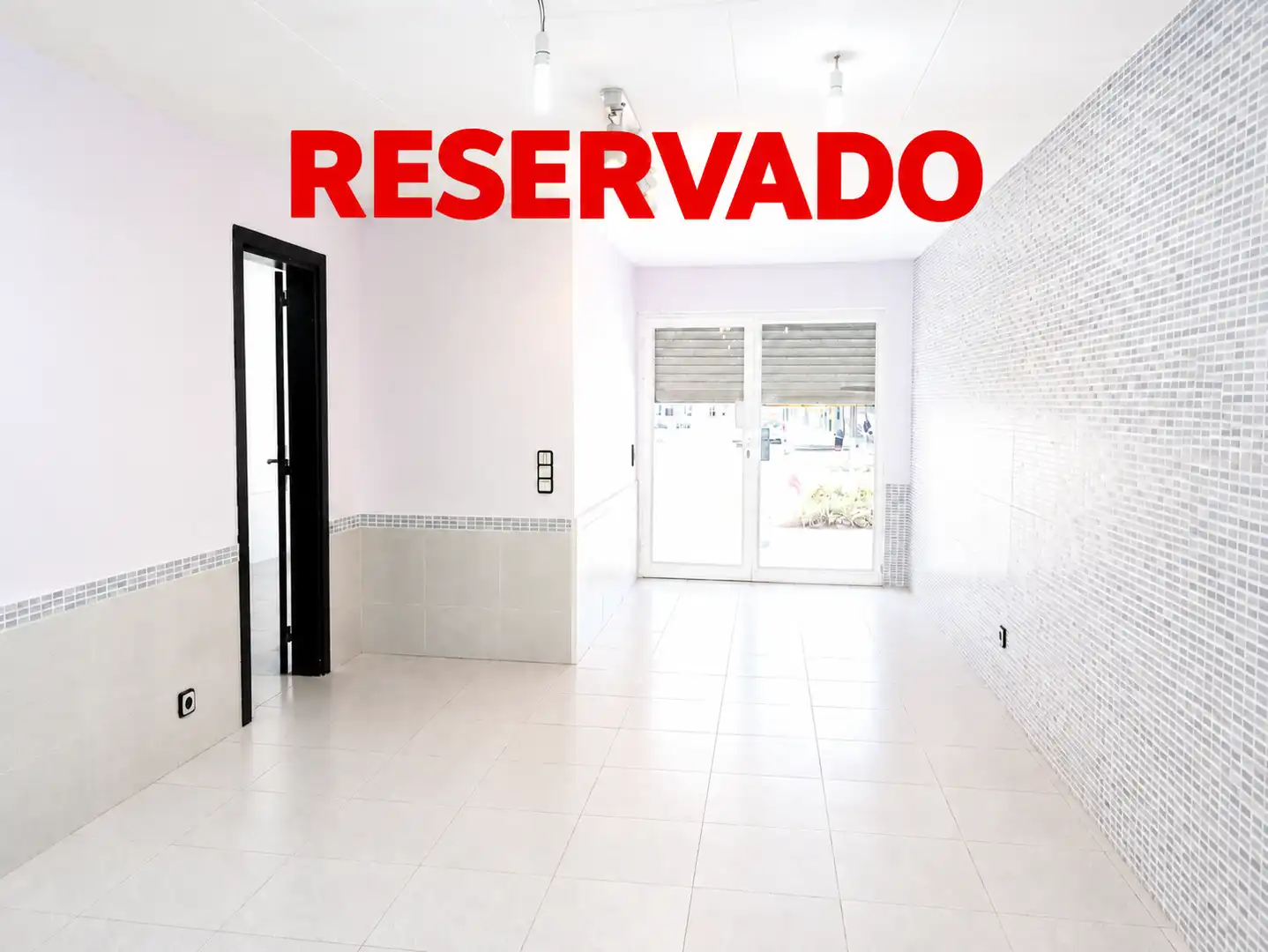 Local comercial en venda a Estruch - Eixample