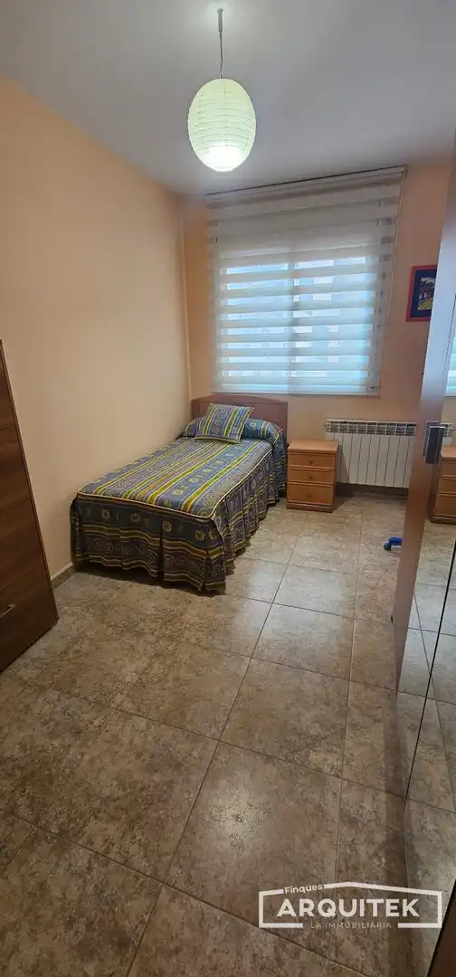 Habitación de Casa adosada en venta en Torrefarrera con Aire acondicionado, Calefacción y Jardín privado