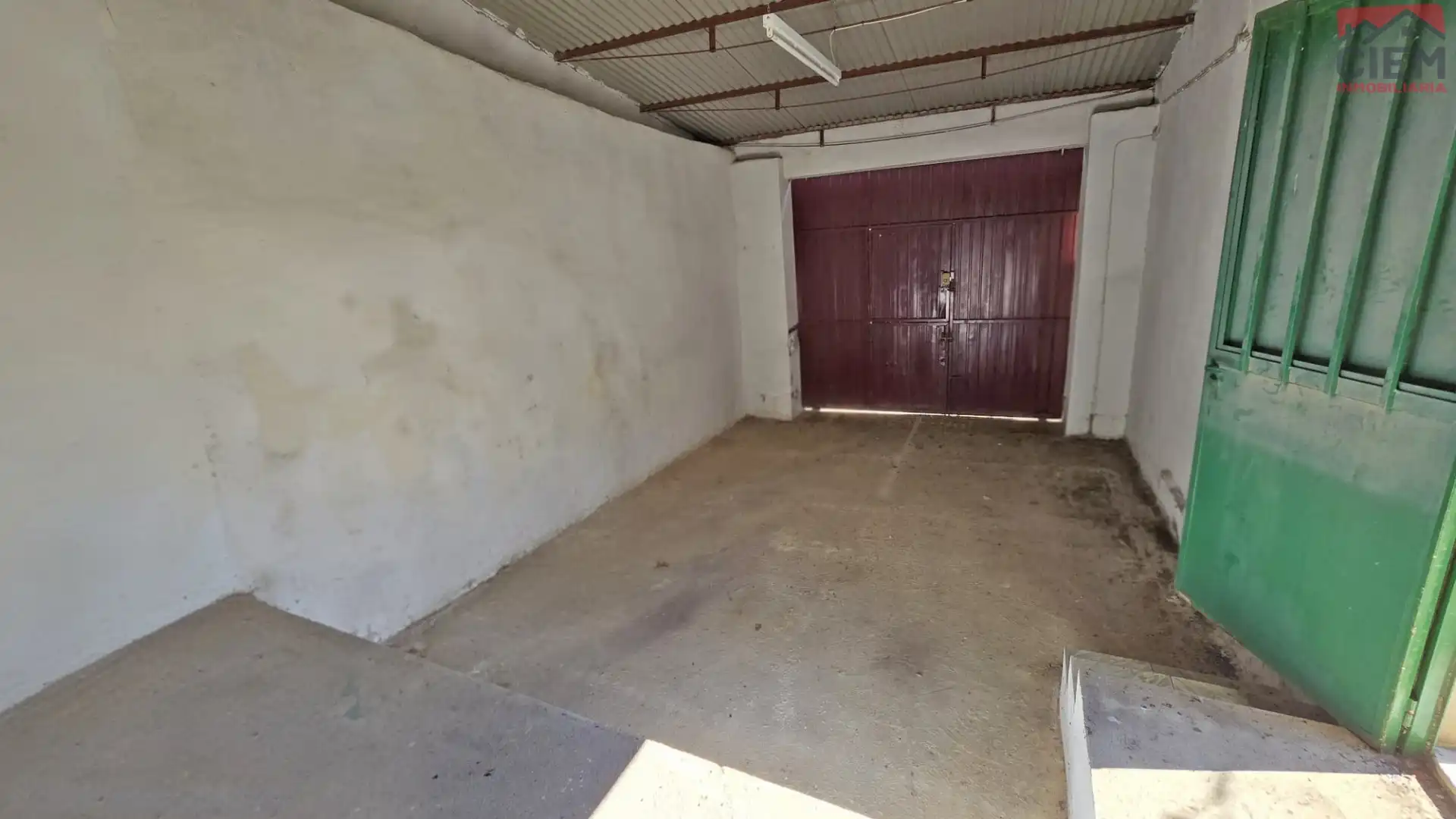 Houses for sale in Escurial  with Storage room and Furnished