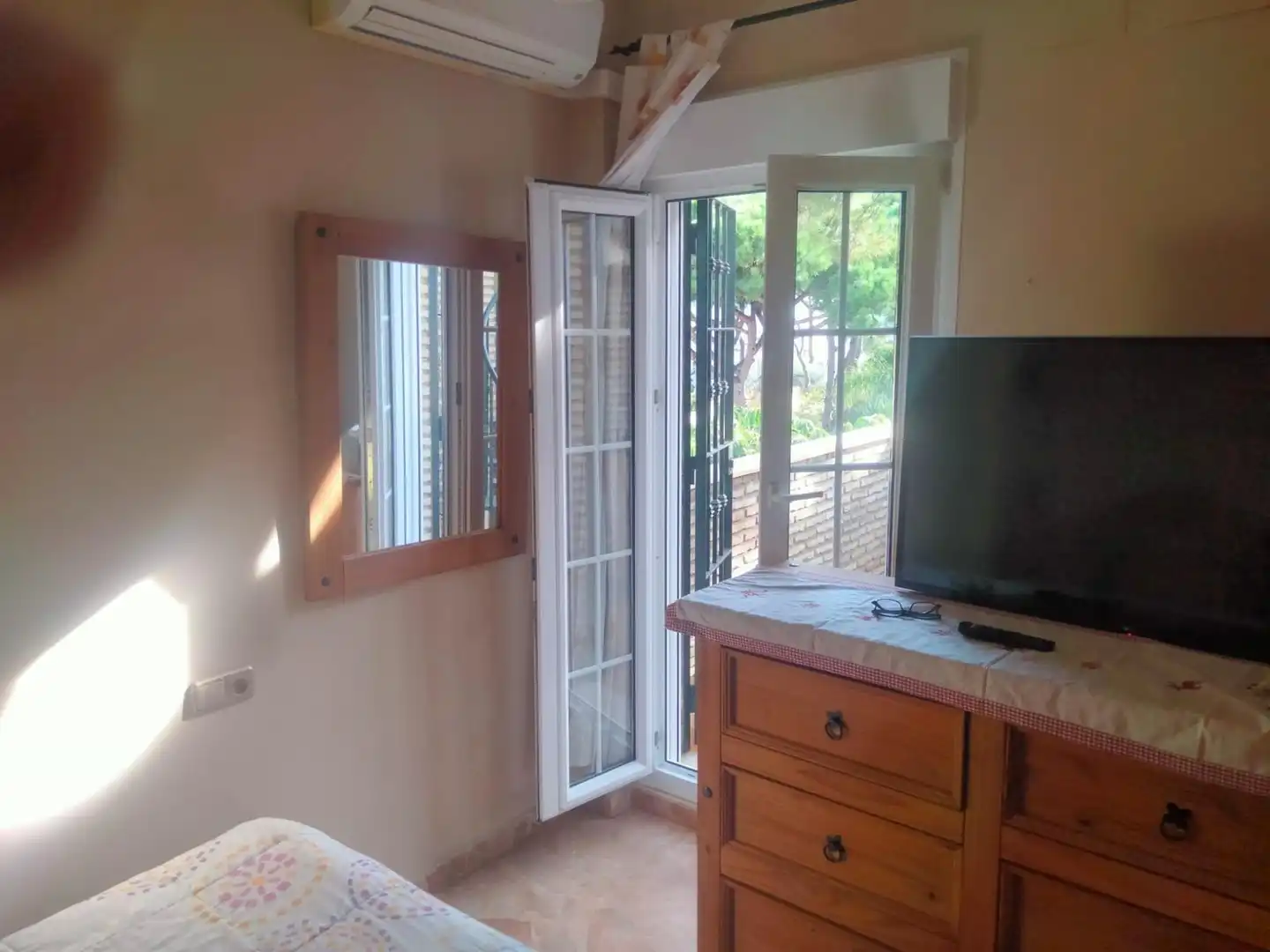 Dormitori de Casa o xalet en venda en Chiclana de la Frontera amb Jardí privat