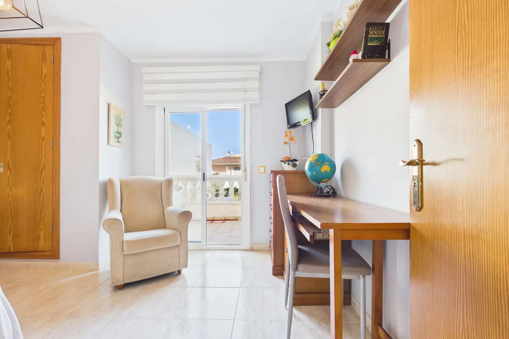 Casa aparellada amb terrassa en venda a Muro, imagen 15