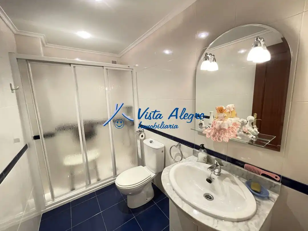 Bathroom of Flat for sale in Haro  with Air Conditioner, Heating and Parquet flooring
