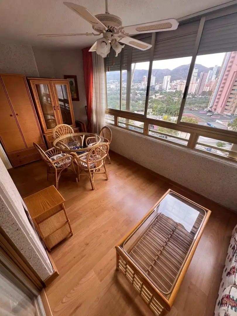 Habitación de Piso en venta en Benidorm con Aire acondicionado, Terraza y Amueblado