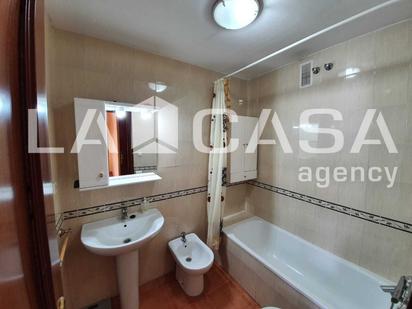 Bathroom of Flat for sale in Dos Hermanas