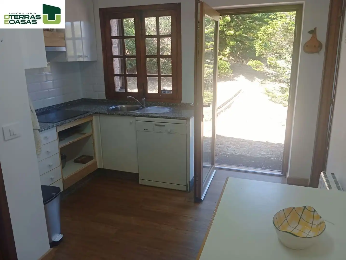 Cuina de Casa o xalet en venda en Cangas  amb Calefacció i Terrassa