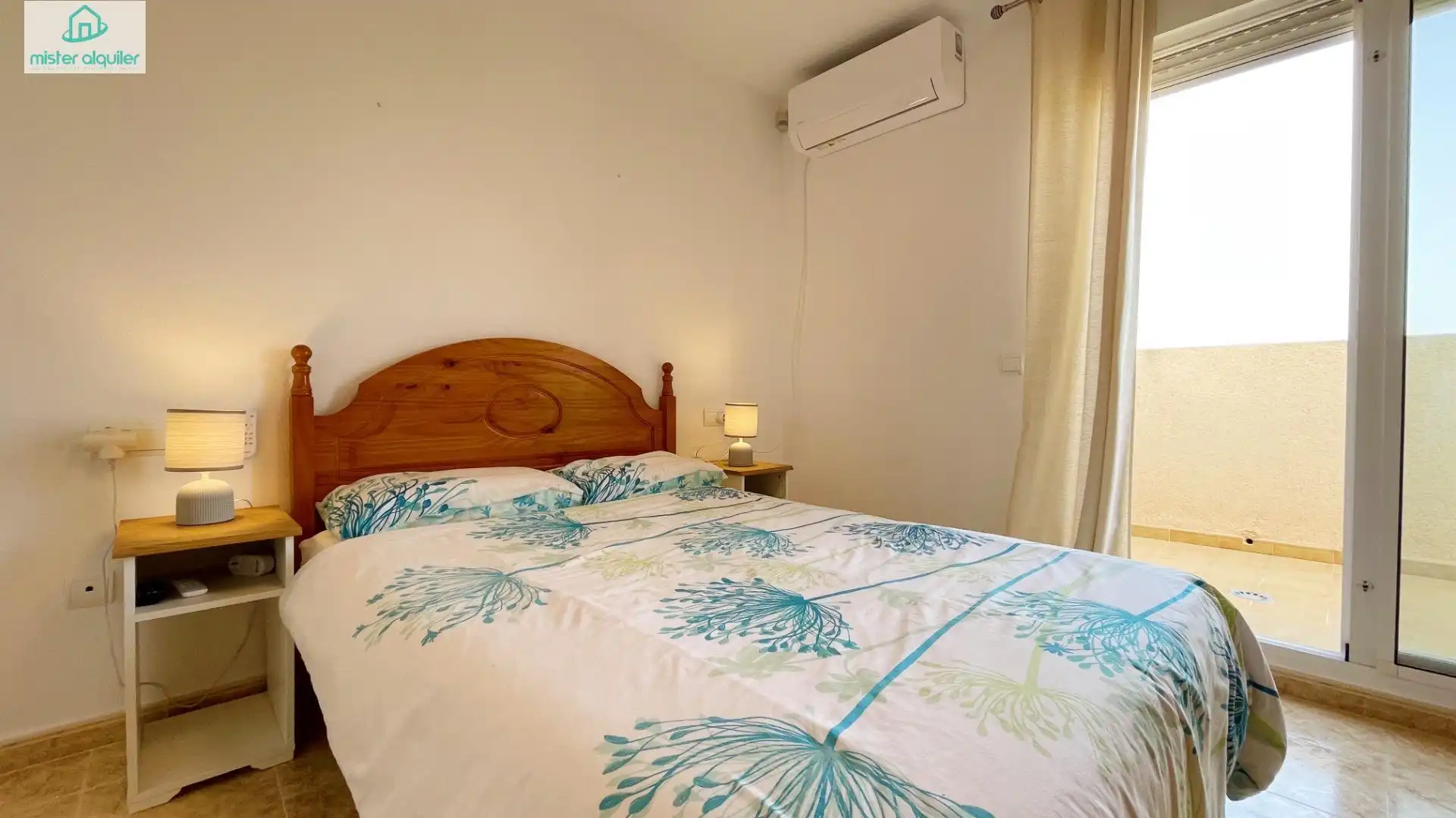 Dormitori de Casa o xalet de lloguer en Busot amb Aire condicionat, Calefacció i Jardí privat