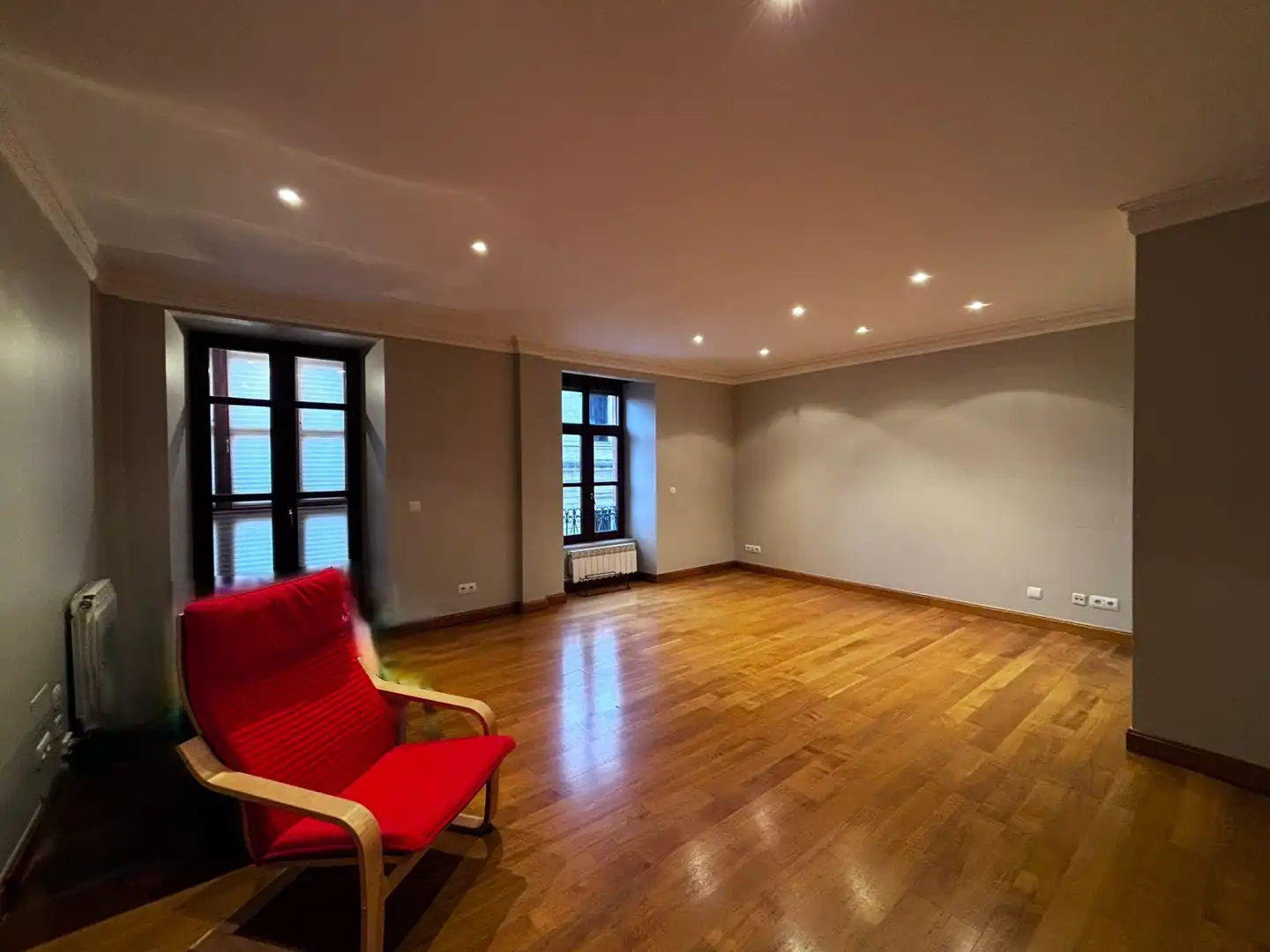 Sala d'estar de Pis en venda en Burgos Capital amb Calefacció i Traster